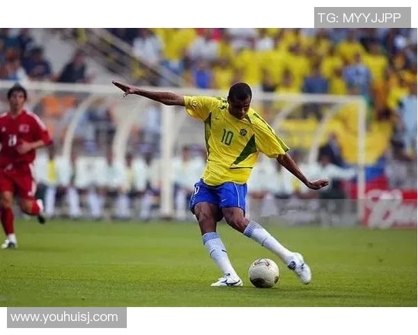 全球球星足坛最破足球鞋排行 谁的鞋子成了传奇的象征